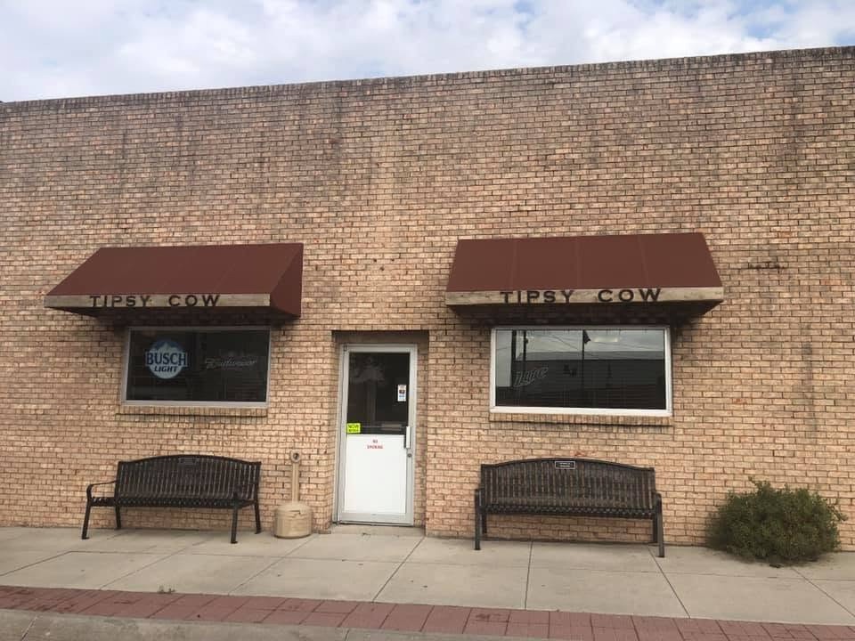 Featured image for Tipsy Cow Bar