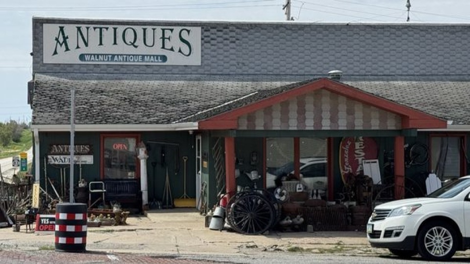 Featured image for Corn Country Antiques